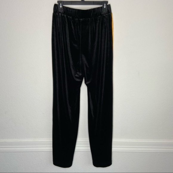 R.C.G. Black Velour Wide Leg Pants Size M NWOT - Picture 2 of 6